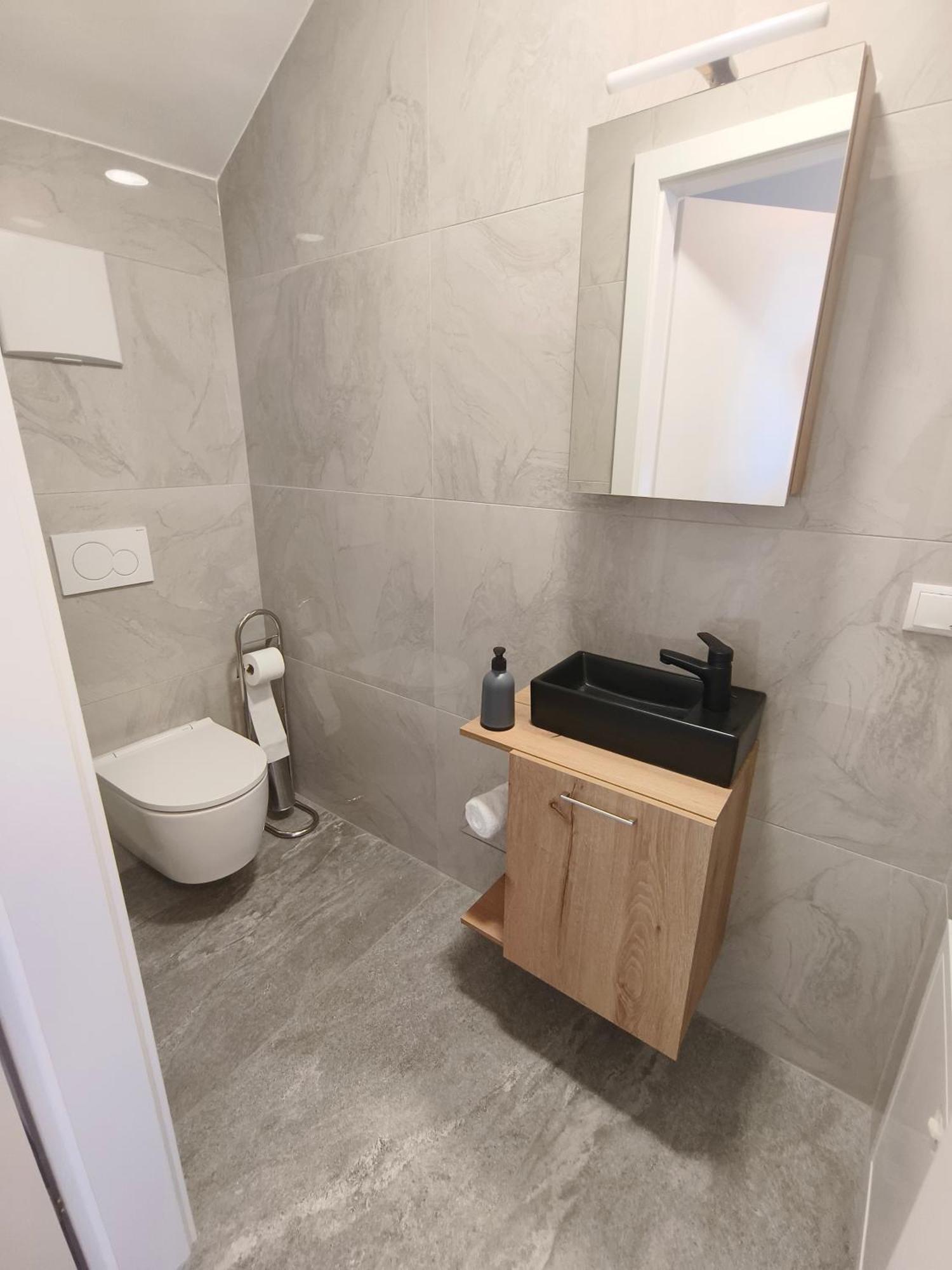 Triplex Appartements Клостернойбург Екстериор снимка
